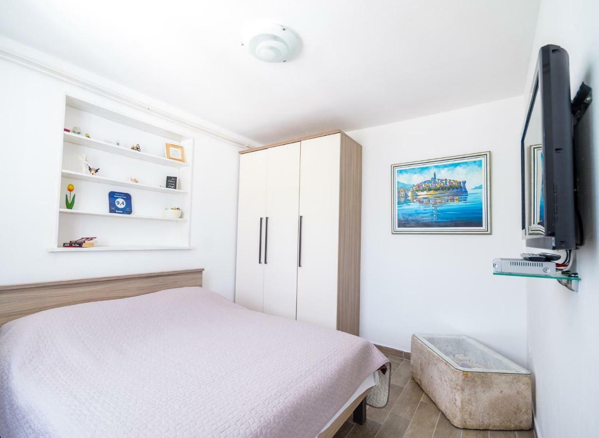 Apartments Laura Korčula Buitenkant foto